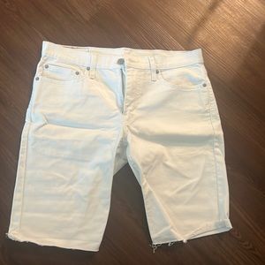 Men’s white Levi shorts